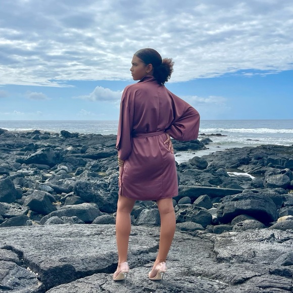 NWT The King Kouture Kimono Sleeve Satin Plum Pink Shirt Dress Medium - Picture 6 of 7